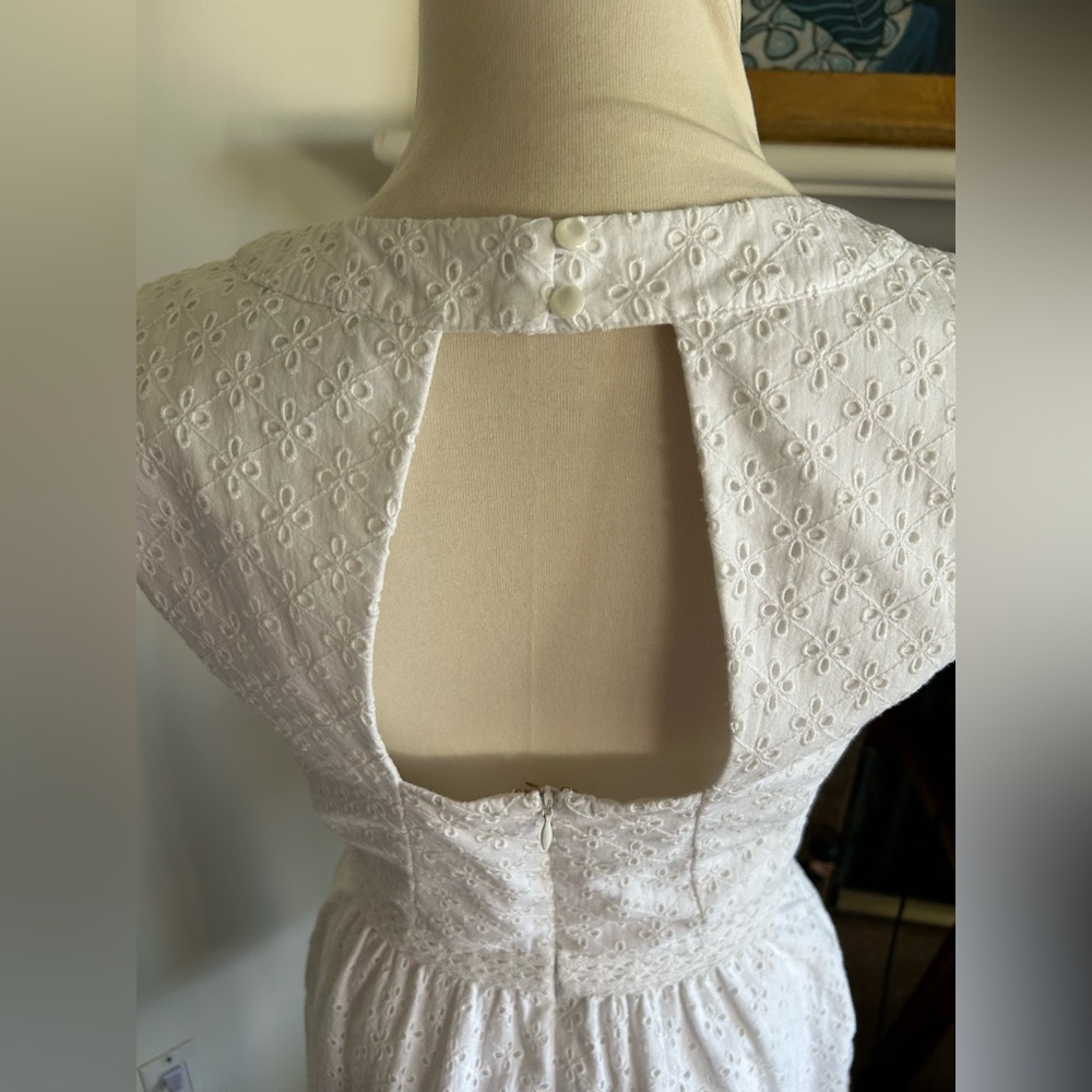 VINEYARD VINES White Lace Midi Dress with Back Cut-Out, Size 2 NWOT - Picture 7 of 12